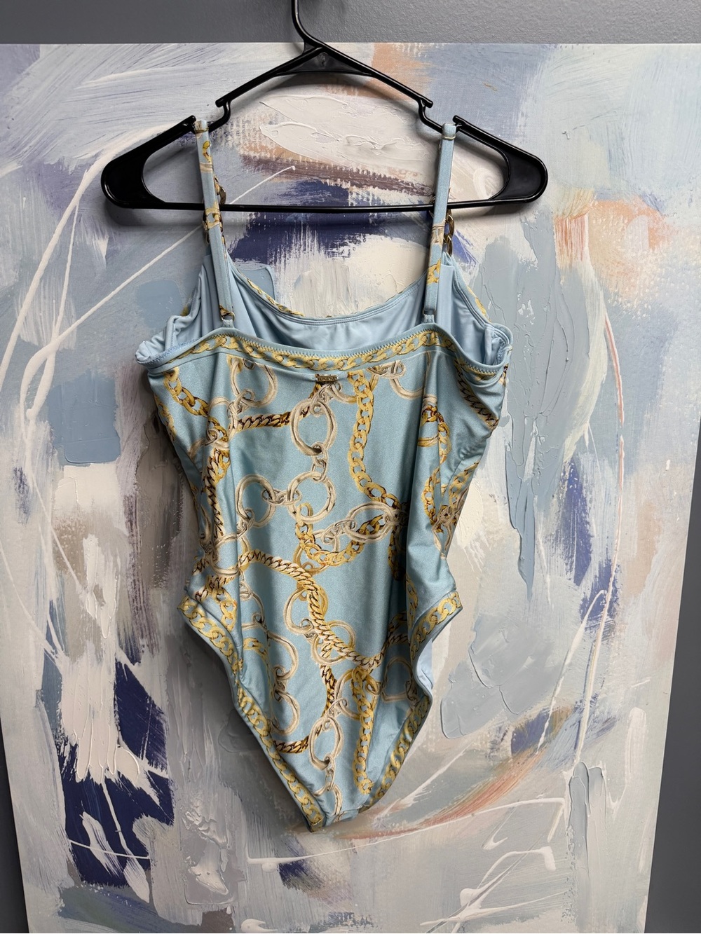 L’AGENCE Remi One-Piece Swimsuit – Sky Blue Multi Chain
Style #: LG5AP05-SYMC - Picture 7 of 16